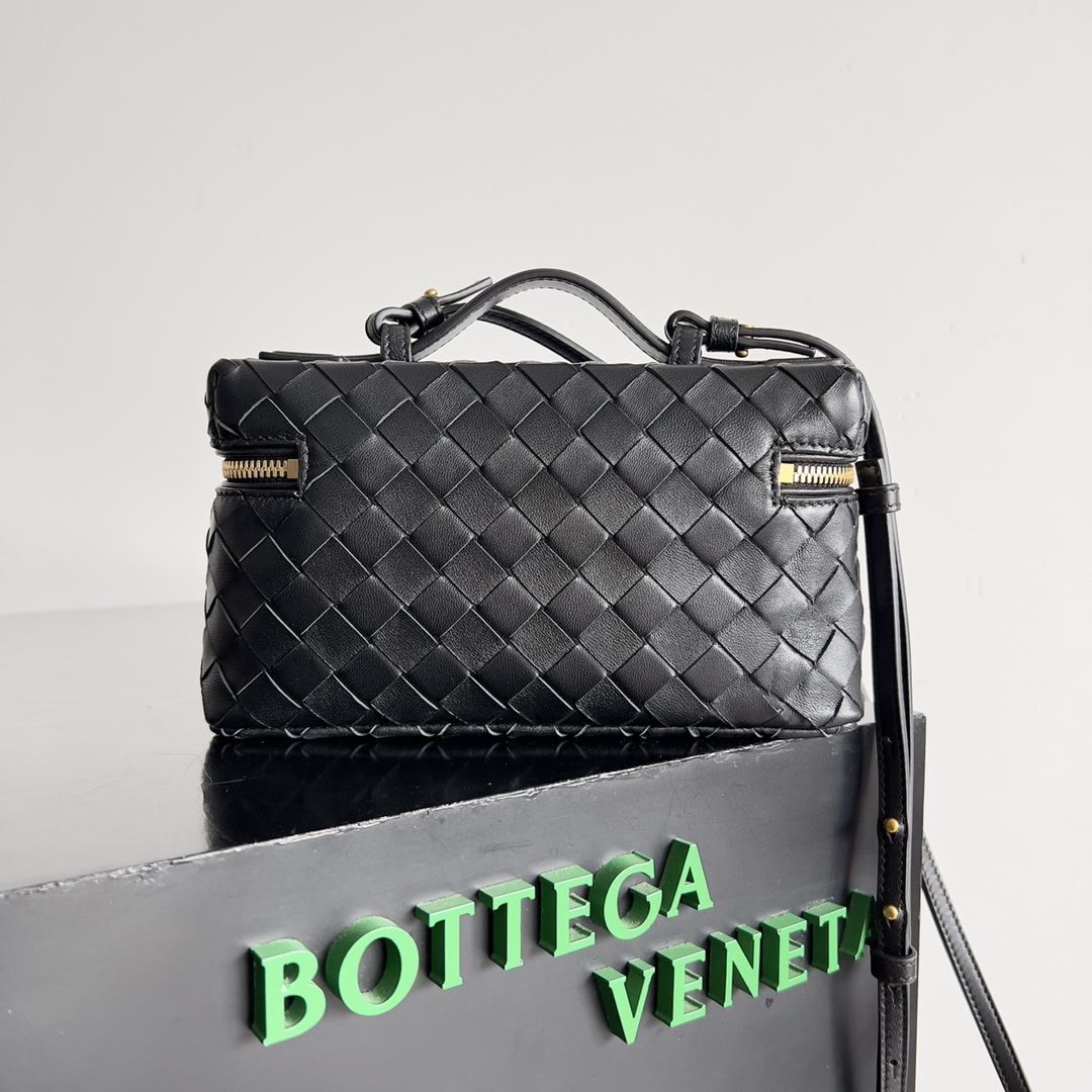 Bottega Veneta Cosmetic Bags